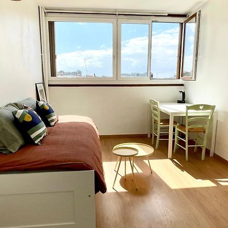 Charming Bright Sunny Studio In Belleville Paris Exterior photo